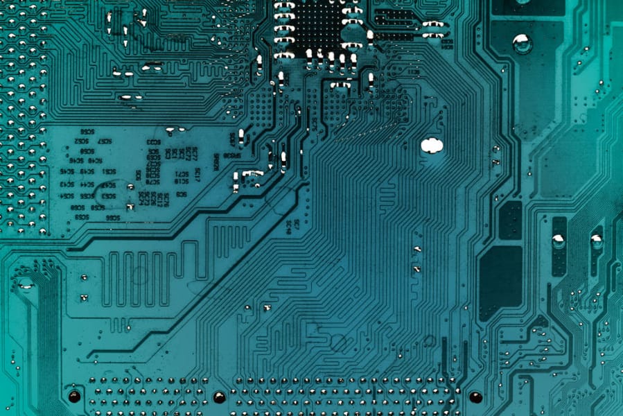 pcb板黑色和綠色，黑色pcb和綠色pcb散熱哪個(gè)好？