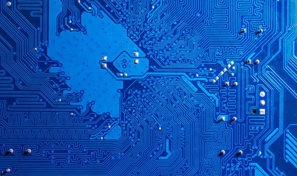 pcb板黑色和綠色，黑色pcb和綠色pcb散熱哪個(gè)好？